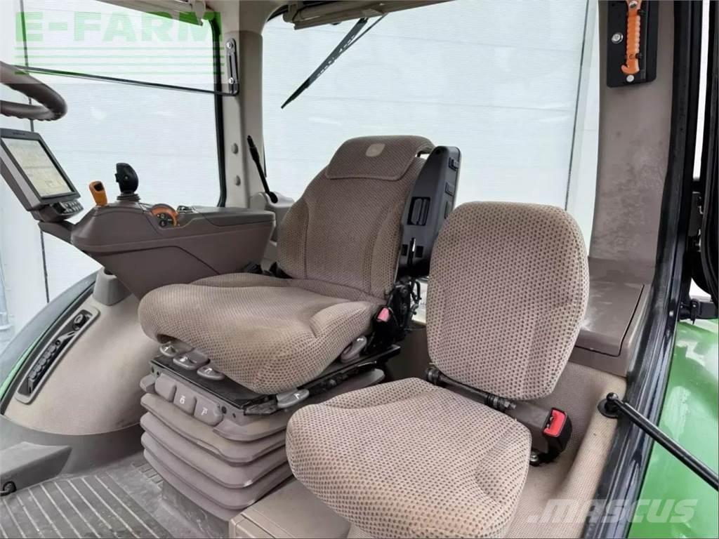 John Deere 8320 r Traktori