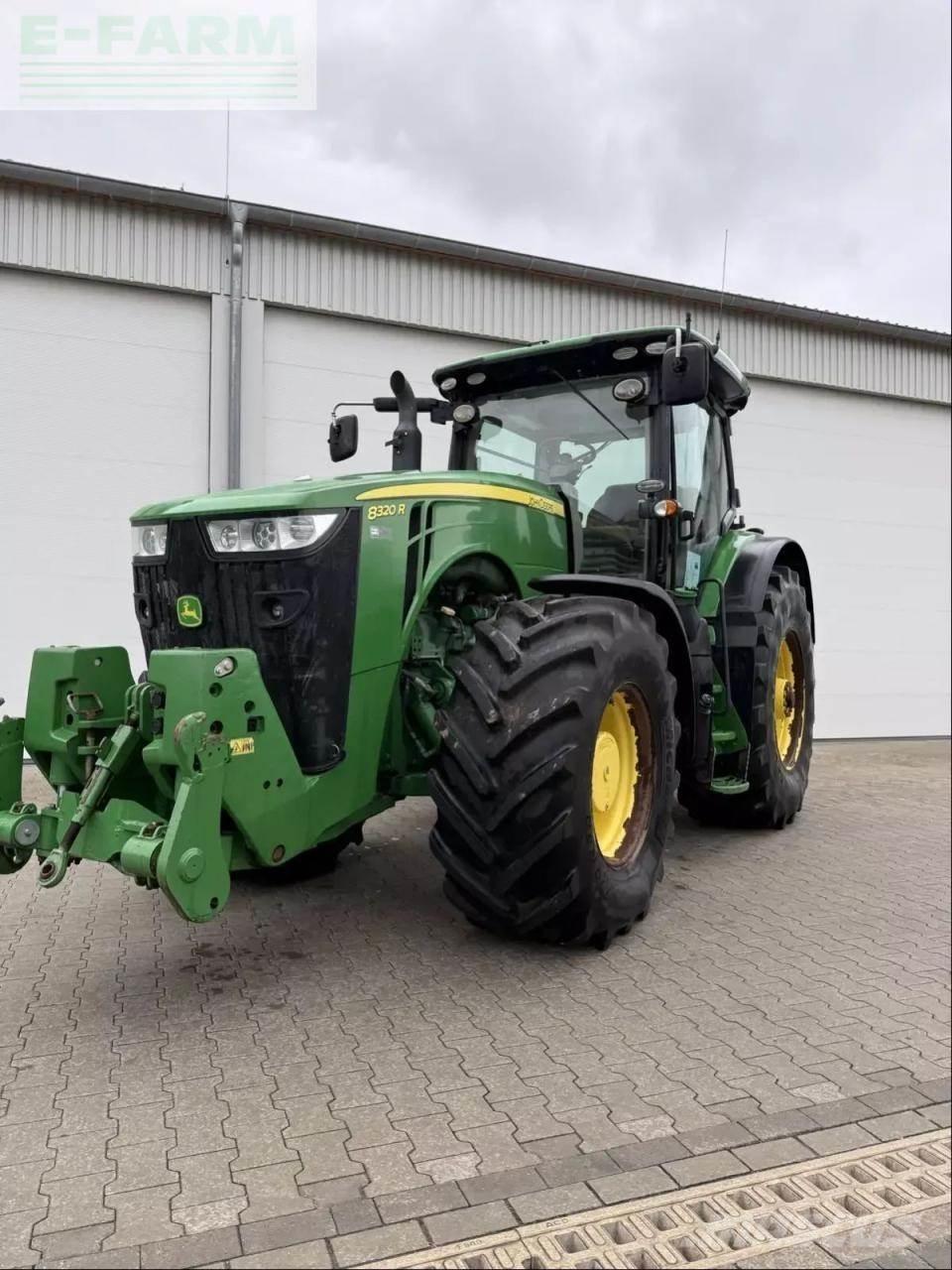 John Deere 8320 r Traktori
