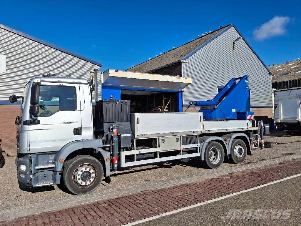 MAN TGM 26.340 6x2 Furgons