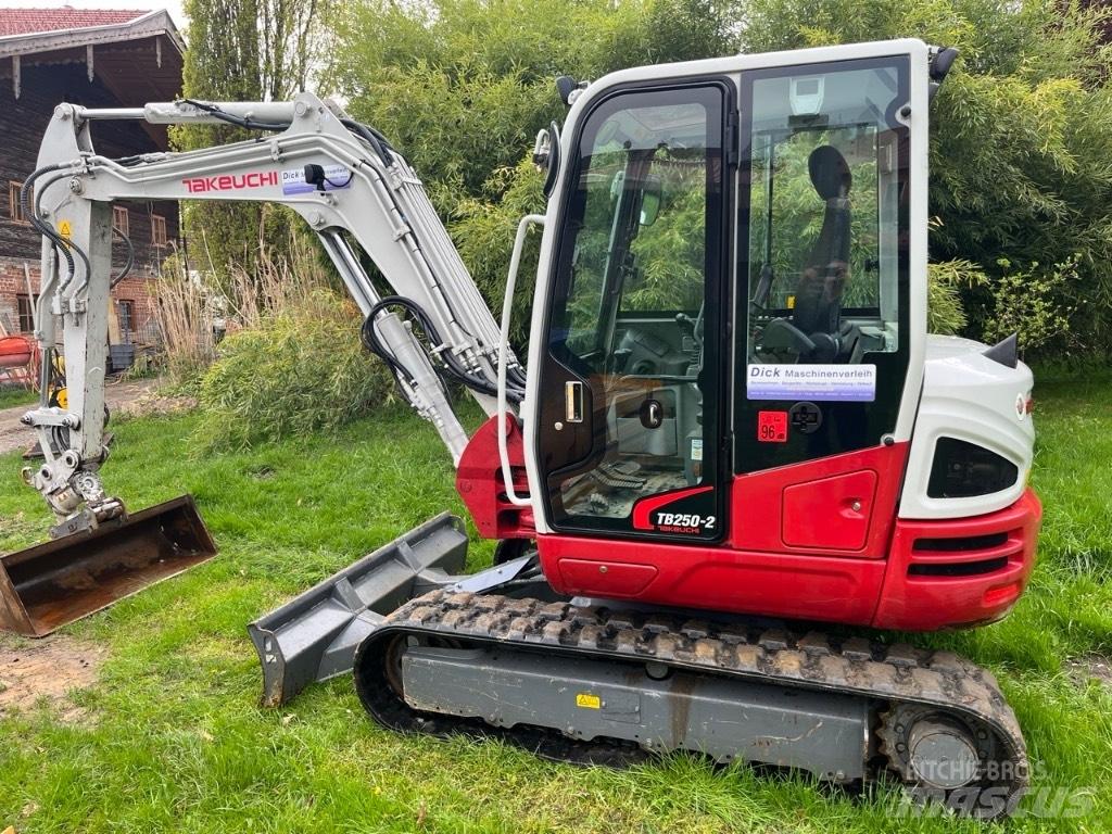 Takeuchi TB250-2 Mini ekskavatori < 7 t