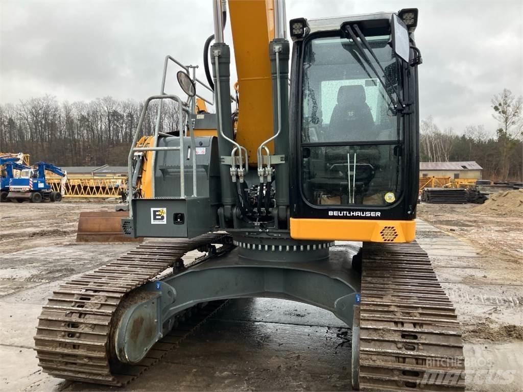 Liebherr R924 Kāpurķēžu ekskavatori