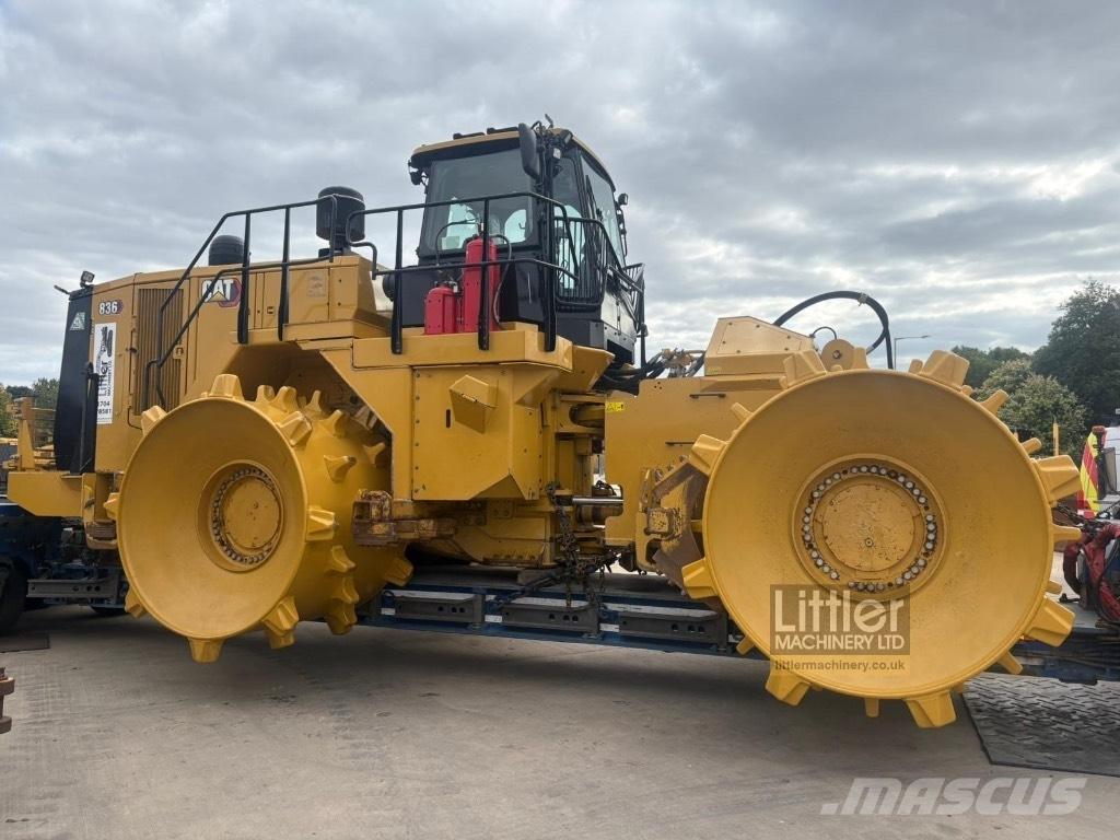 CAT 836 Atkritumu preses