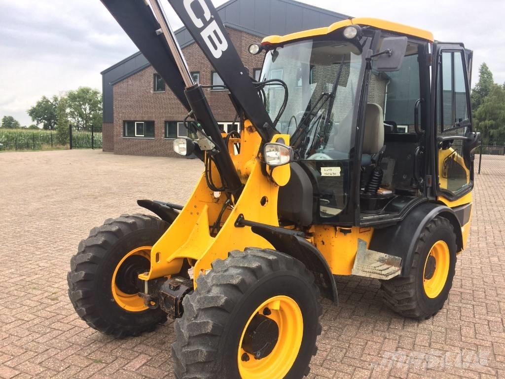 JCB 406 Iekrāvēji uz riteņiem