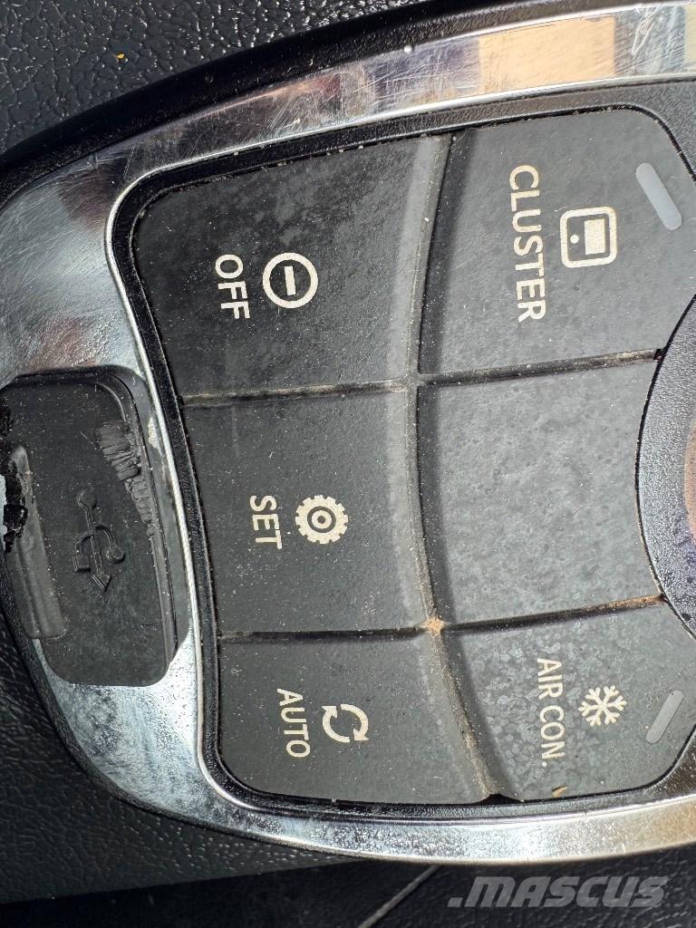 Hyundai HX140 LC Kāpurķēžu ekskavatori