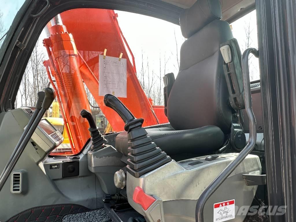 Doosan DX160LC Kāpurķēžu ekskavatori