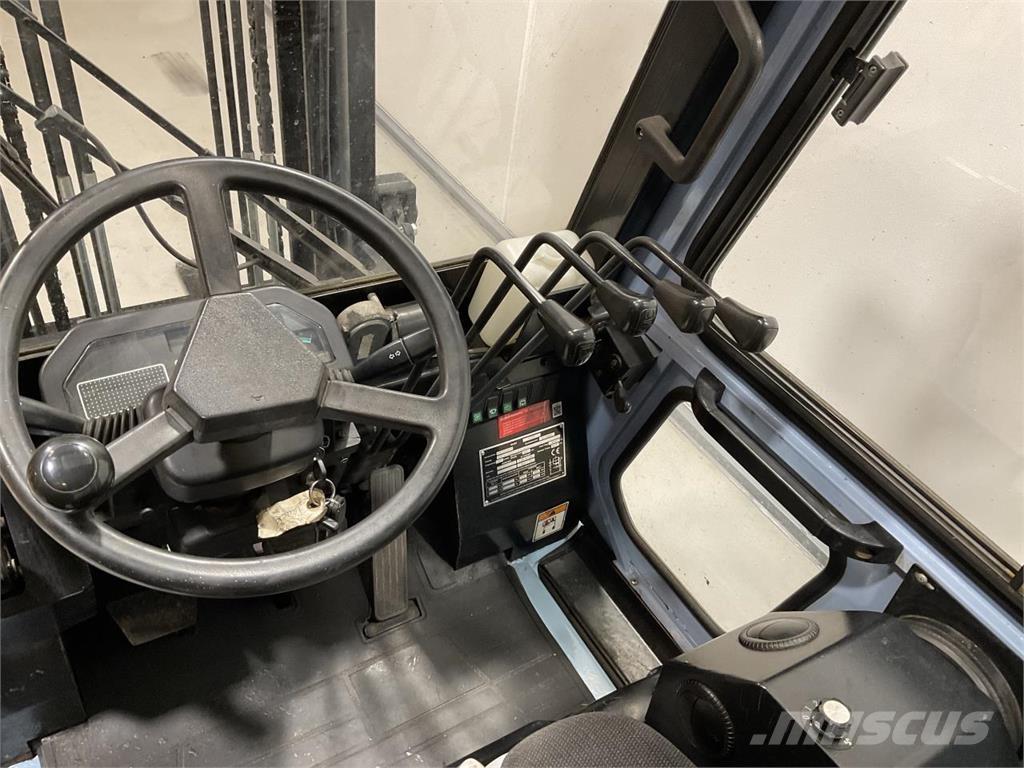 Utilev UT30P Tehnika ar dīzeļa dzinēju