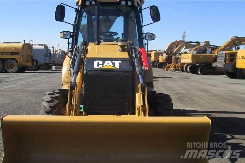 CAT 428F Ekskavatori-iekrāvēji