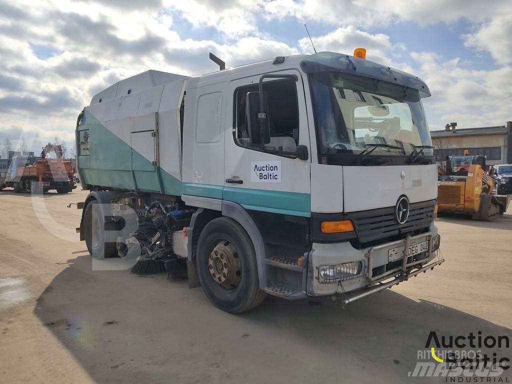 Mercedes-Benz 1517 Ielu tīrīšanas mašīnas