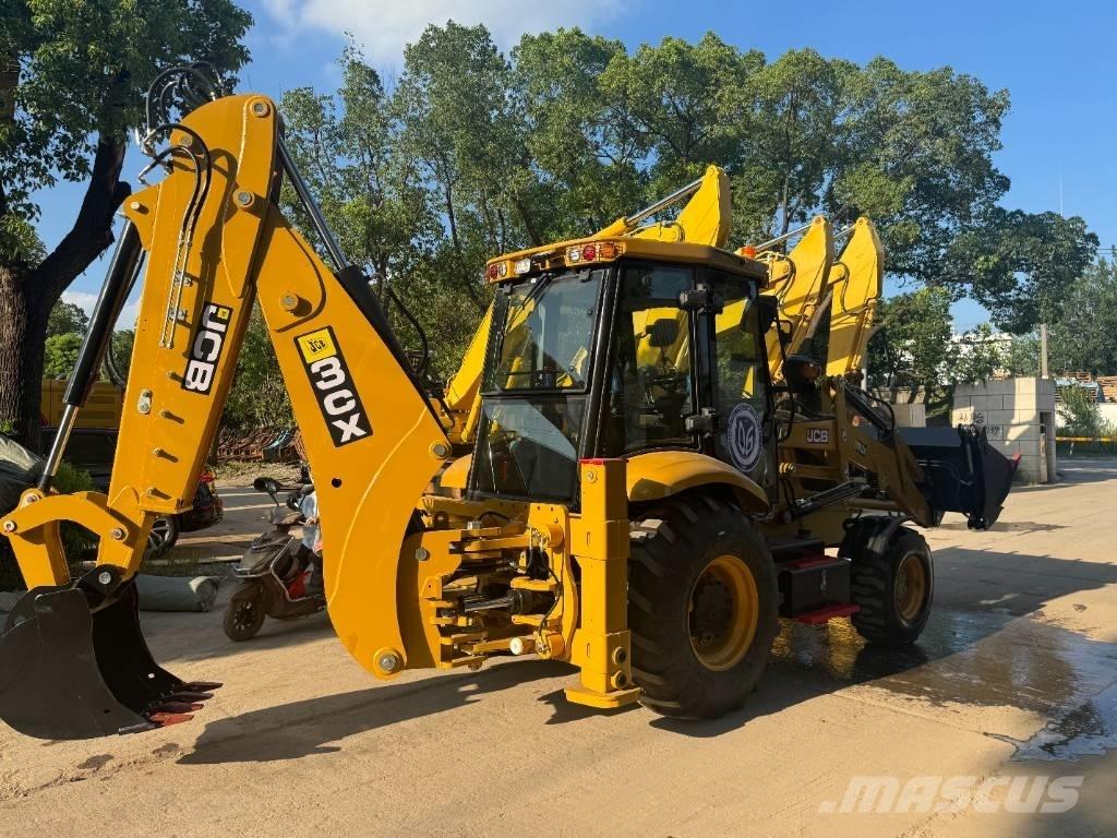 JCB 3CX Ekskavatori-iekrāvēji