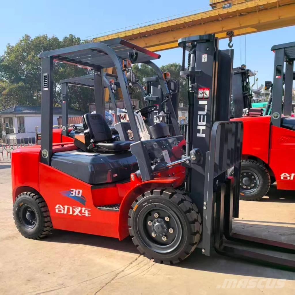 Heli FD30 Tehnika ar dīzeļa dzinēju