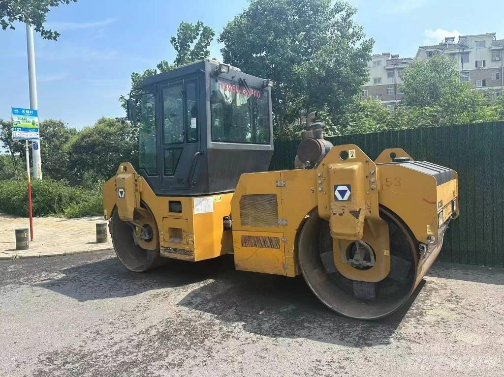 XCMG XD 82 Augsnes blīvētāji