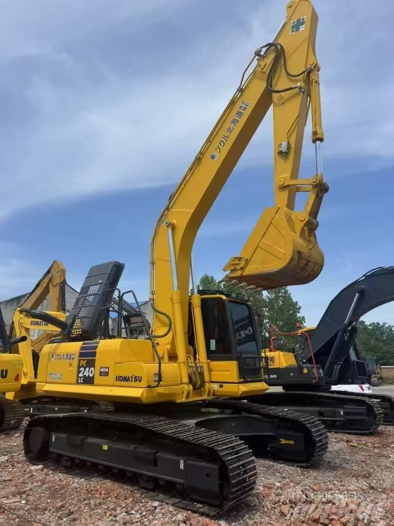 Komatsu 240LC-8 Kāpurķēžu ekskavatori