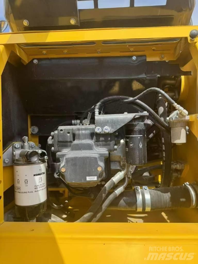 Komatsu 240LC-8 Kāpurķēžu ekskavatori