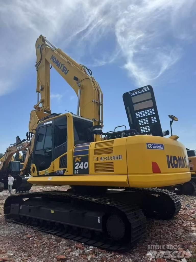 Komatsu 240LC-8 Kāpurķēžu ekskavatori