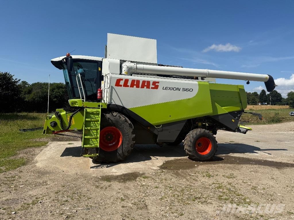 CLAAS Lexion 560 Ražas novākšanas kombaini