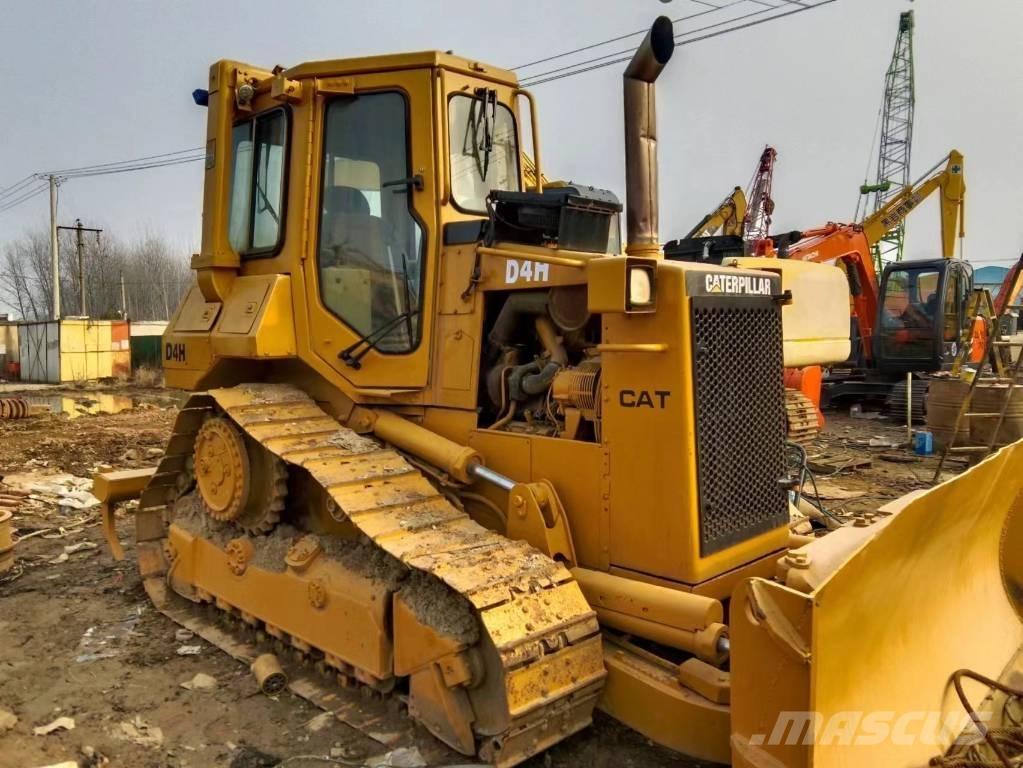 CAT D4H Kāpurķēžu buldozeri