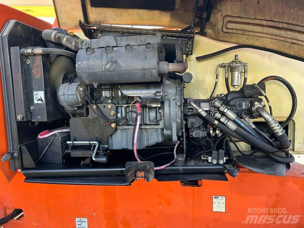 JLG 800 AJ Strēles pacēlāji