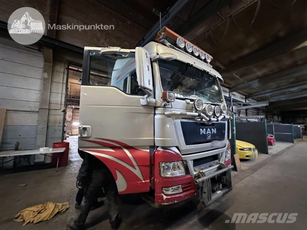 MAN TGX 35.540 Treileri ar āķi