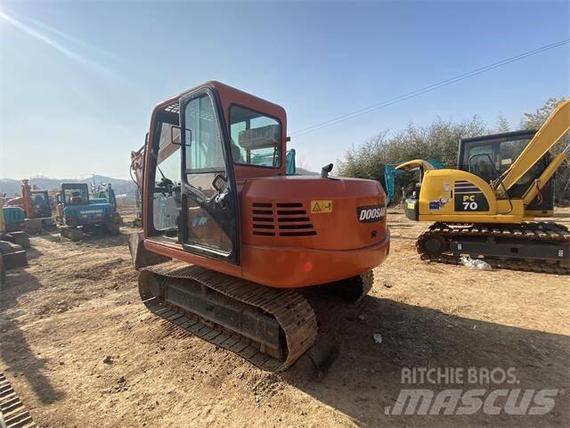Doosan DH70-7 Kāpurķēžu ekskavatori
