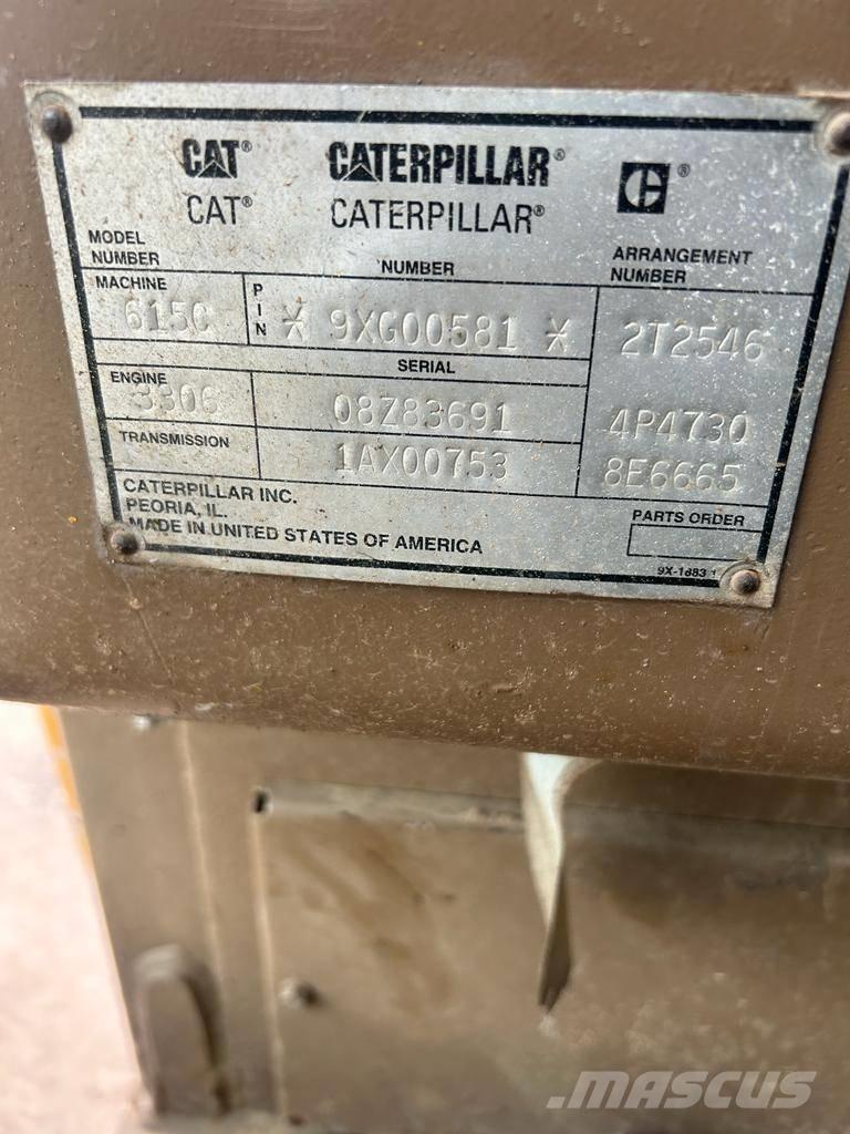 CAT 615 C II Skrēperi