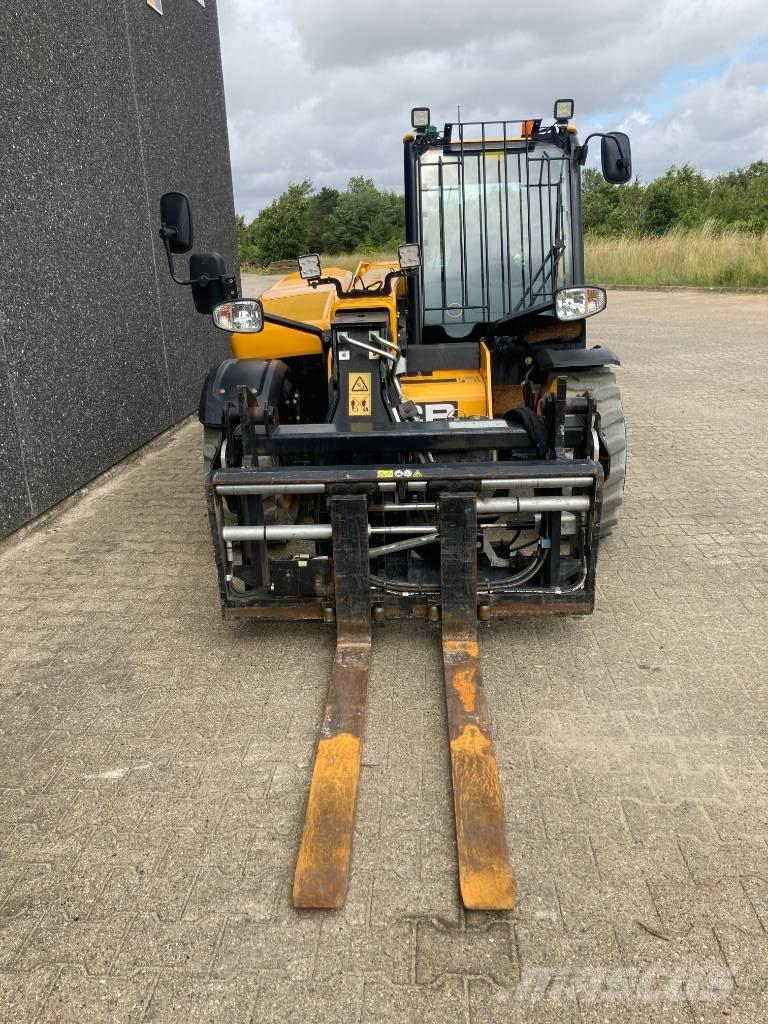 JCB 525-60 E Teleskopiskie manipulatori