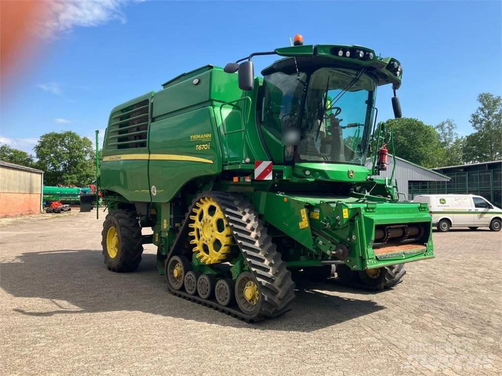 John Deere T670 Ražas novākšanas kombaini