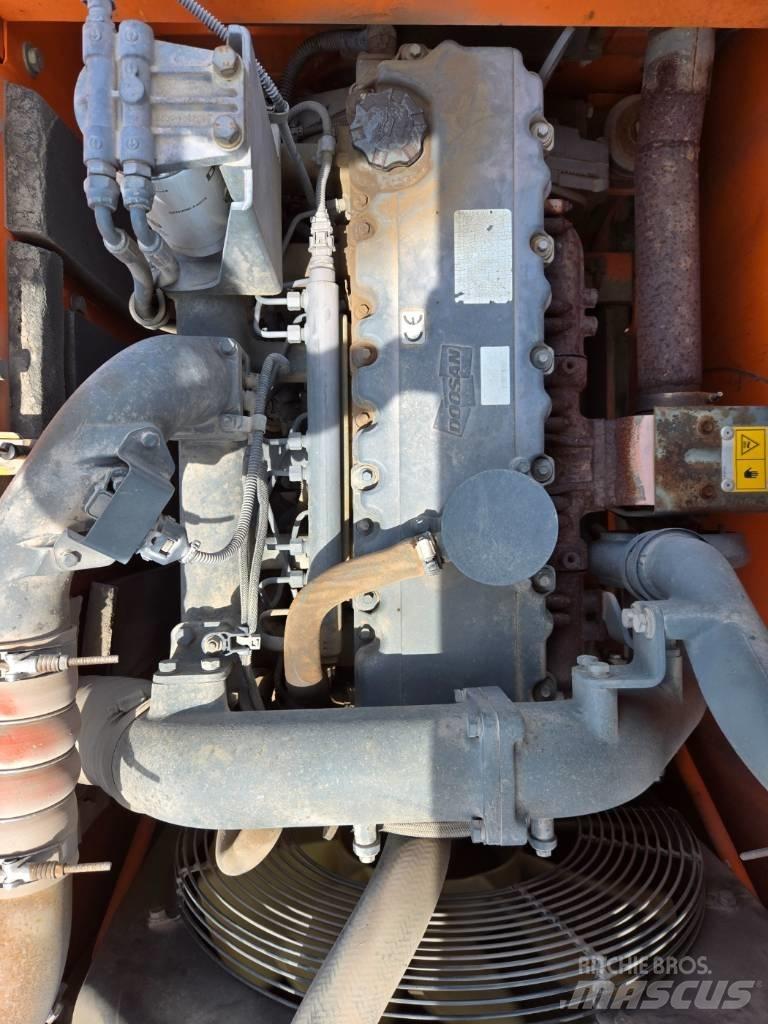 Doosan DX 220 LCA Kāpurķēžu ekskavatori