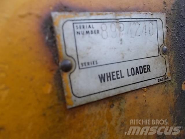 CAT 980B Iekrāvēji uz riteņiem
