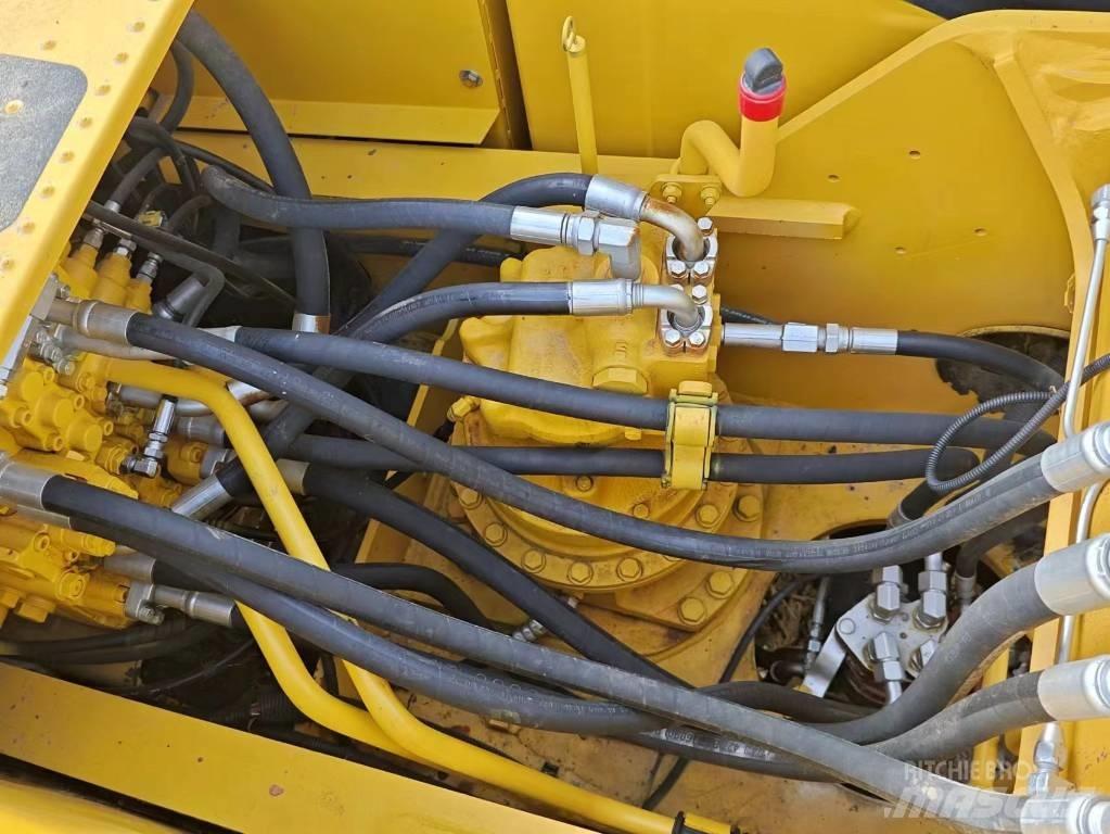 Komatsu PC 200 Kāpurķēžu ekskavatori
