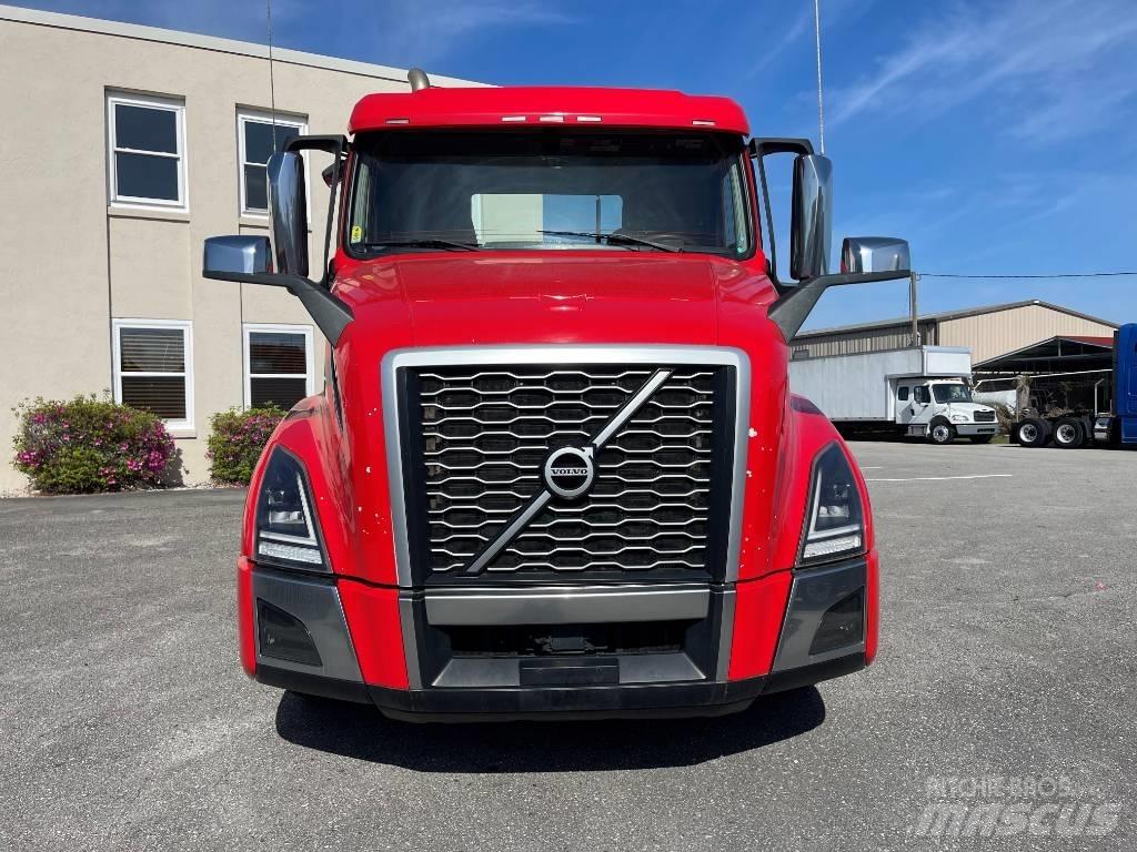 Volvo VNL64T300 Vilcēji
