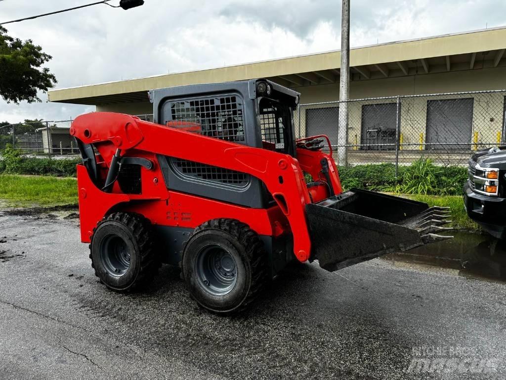 Kubota SSV 75 Lietoti riteņu kompaktiekrāvēji