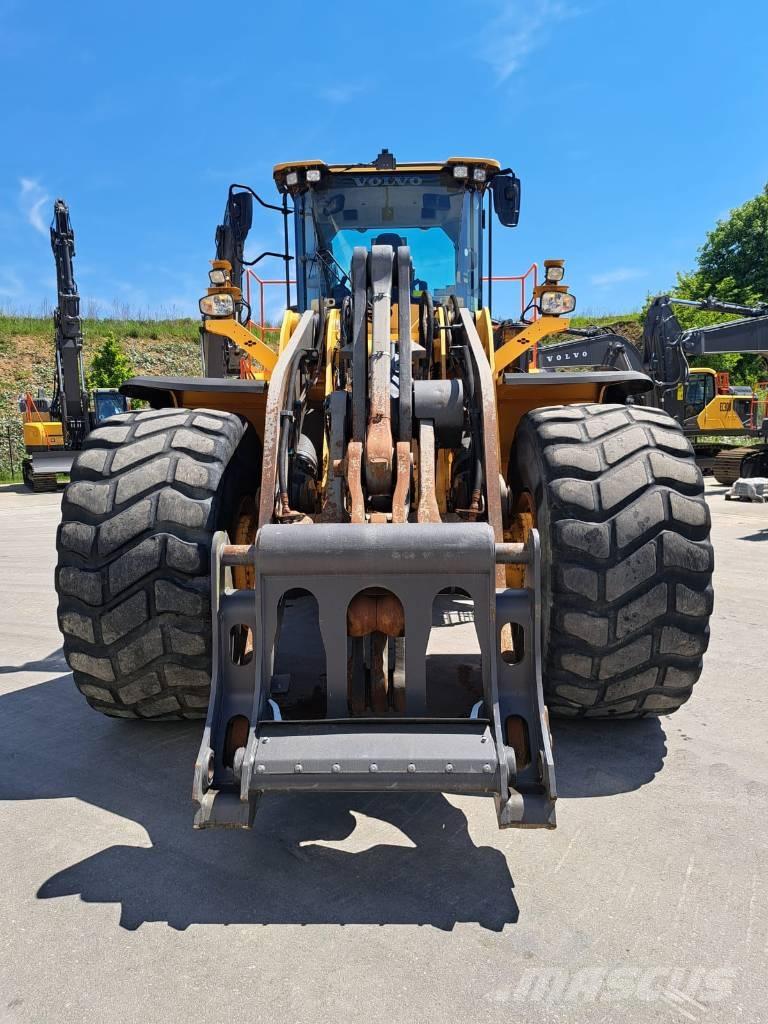 Volvo L 220 H Iekrāvēji uz riteņiem
