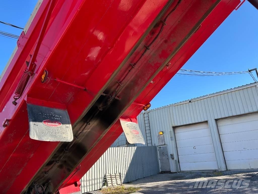 Peterbilt 367 Pašizgāzējs
