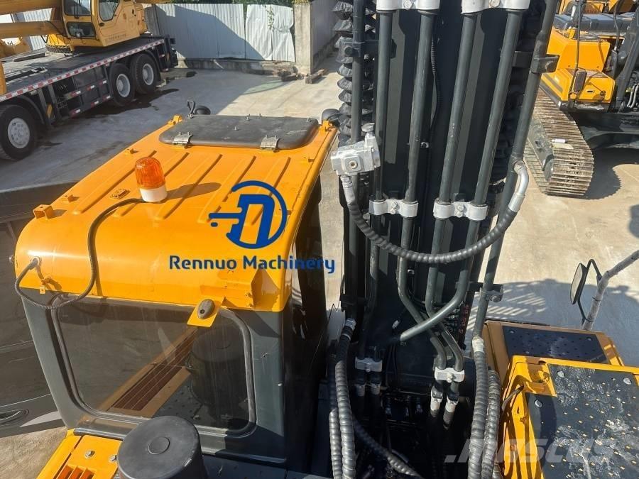 Hyundai R220LC-9S Kāpurķēžu ekskavatori