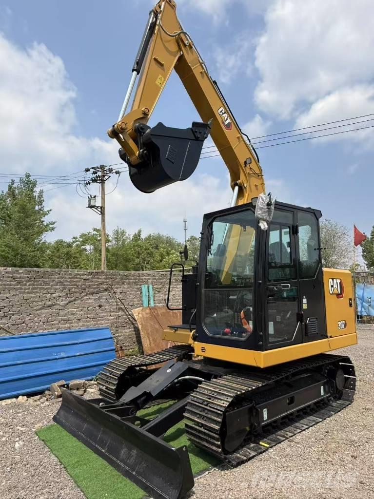 CAT 307 Kāpurķēžu ekskavatori