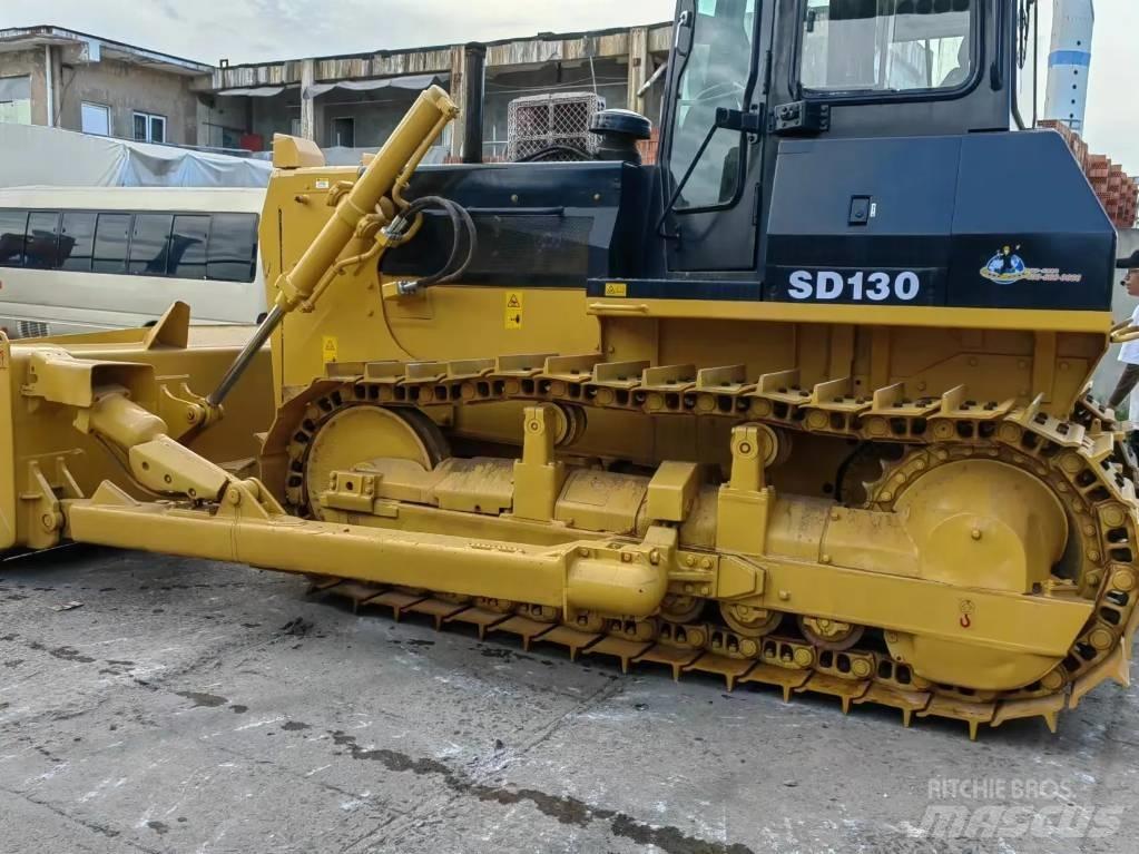 Shantui SD 13 Kāpurķēžu buldozeri