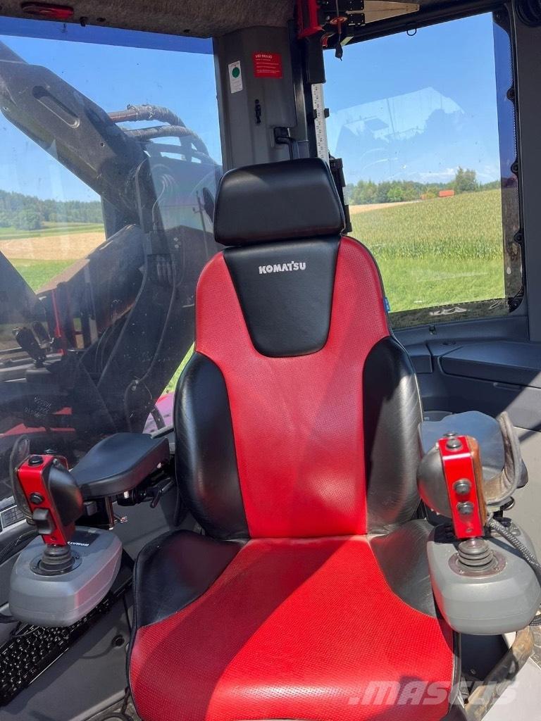 Komatsu 951 Harvesteri