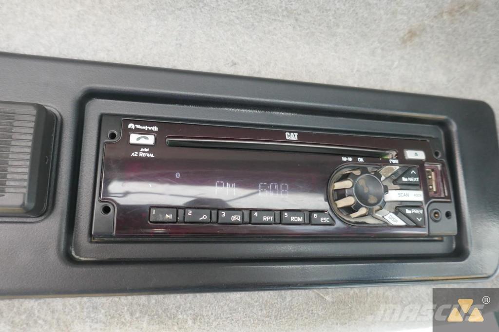 CAT 980M Iekrāvēji uz riteņiem