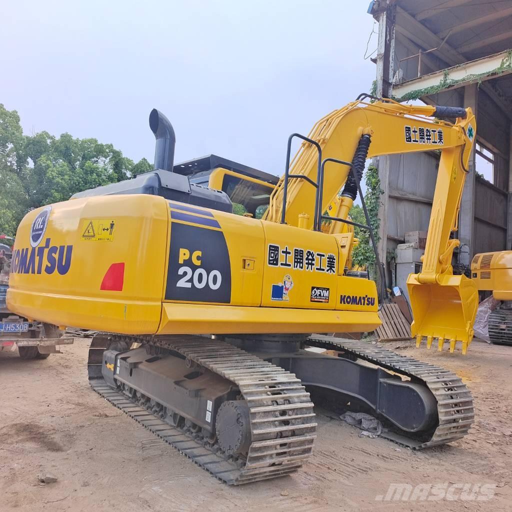Komatsu PC 200 Kāpurķēžu ekskavatori