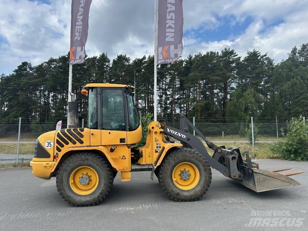 Volvo L 40 B Iekrāvēji uz riteņiem