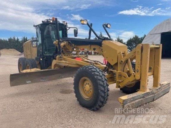 CAT 140 M 2 Greideri