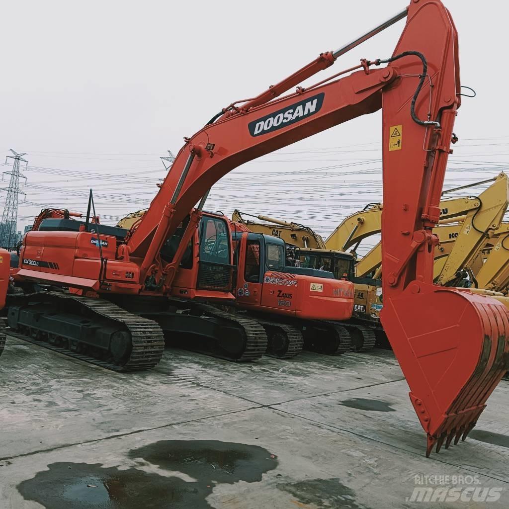 Doosan DX 300 LC Kāpurķēžu ekskavatori