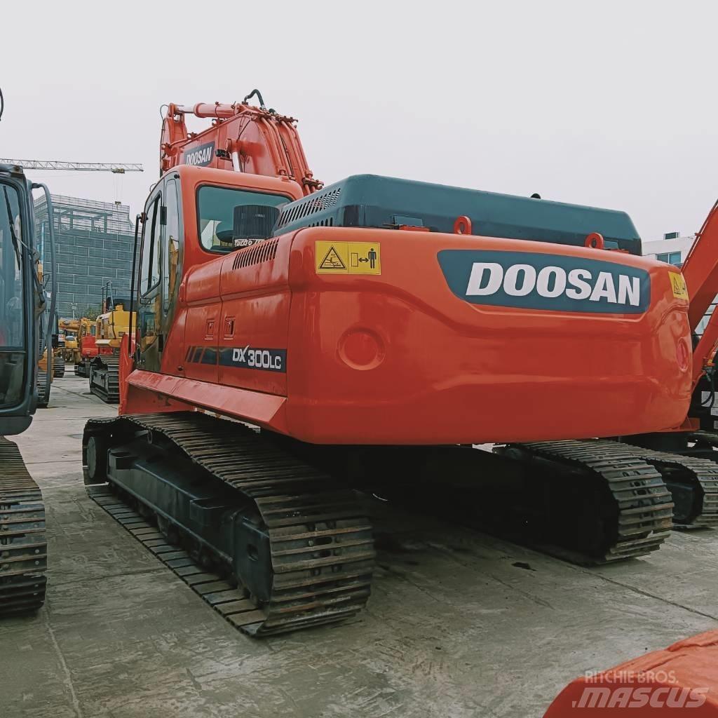 Doosan DX 300 LC Kāpurķēžu ekskavatori