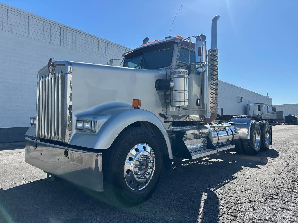 Kenworth W 900 L Vilcēji