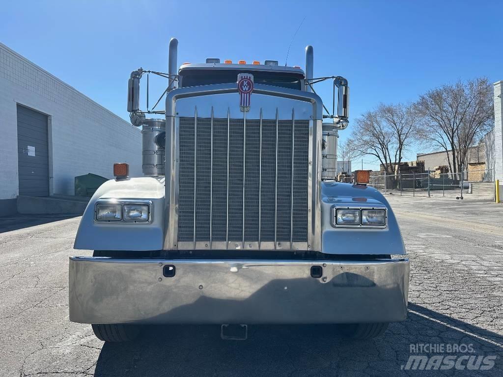 Kenworth W 900 L Vilcēji