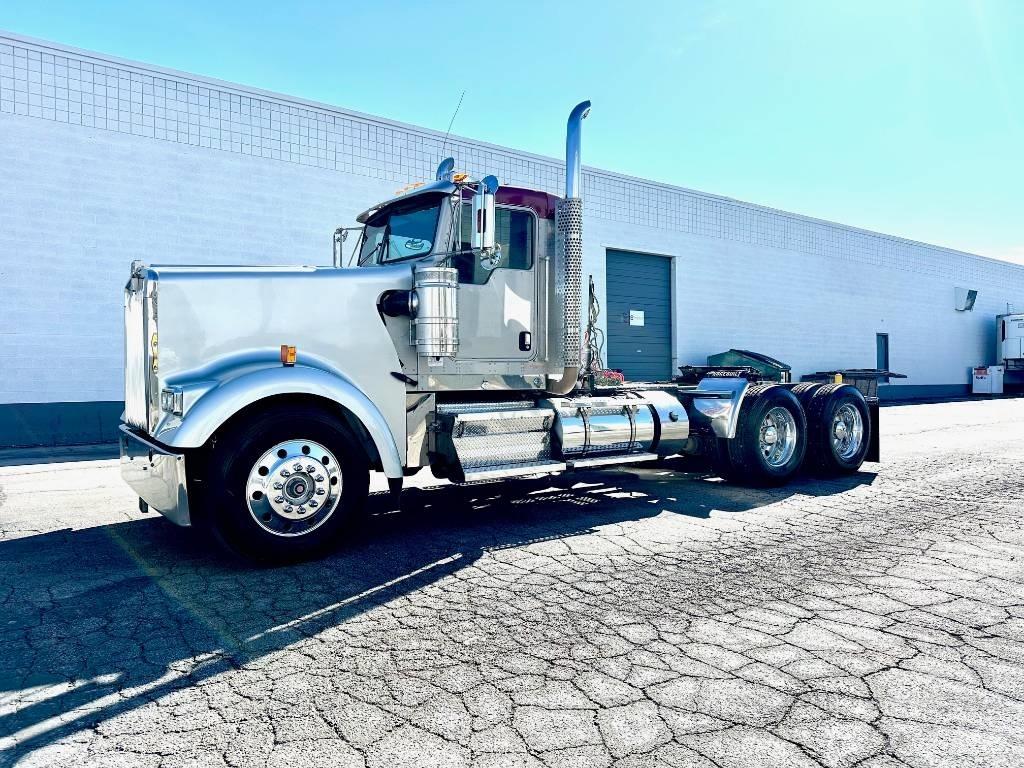 Kenworth W 900 L Vilcēji