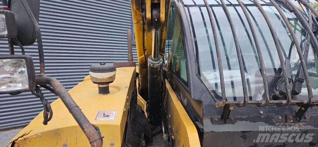 CAT TH215 Teleskopiskie manipulatori