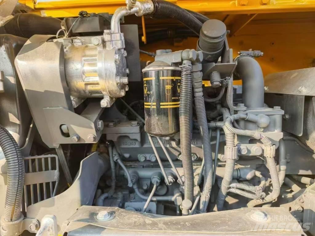 Komatsu 70-8 Kāpurķēžu ekskavatori