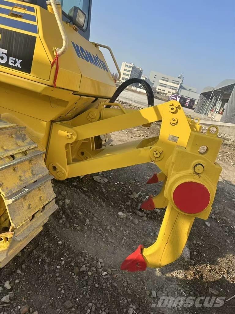 Komatsu D 85 E Kāpurķēžu buldozeri