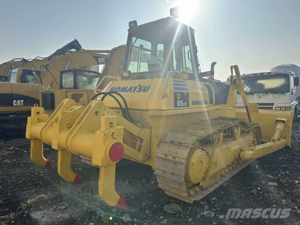 Komatsu D 85 E Kāpurķēžu buldozeri